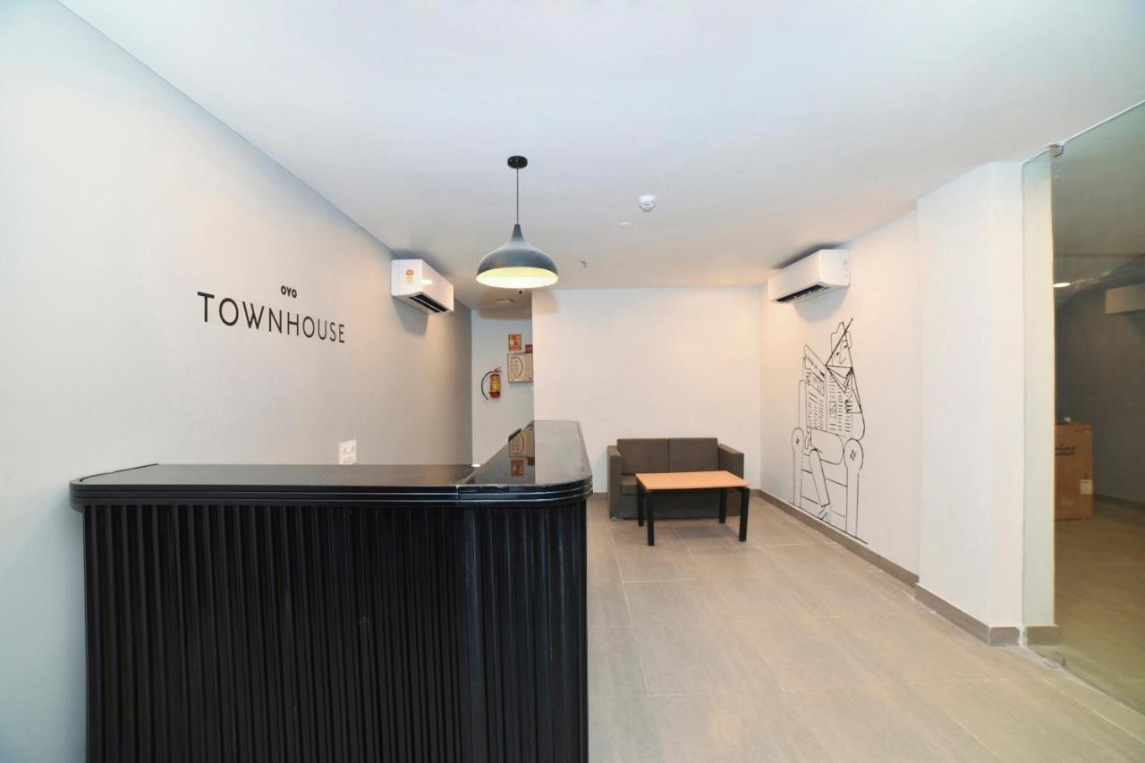 Vaccinated Staff- Oyo Townhouse 384 Nk Hotels Dispur Exteriér fotografie